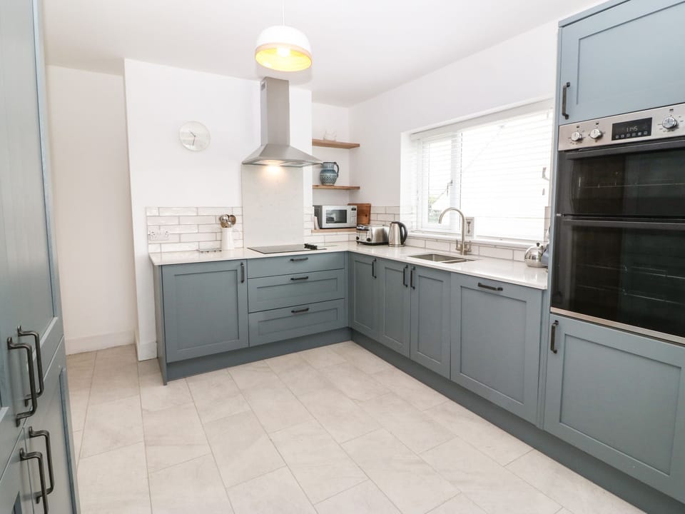 Fridge, dishwasher, electric kettle, toaster