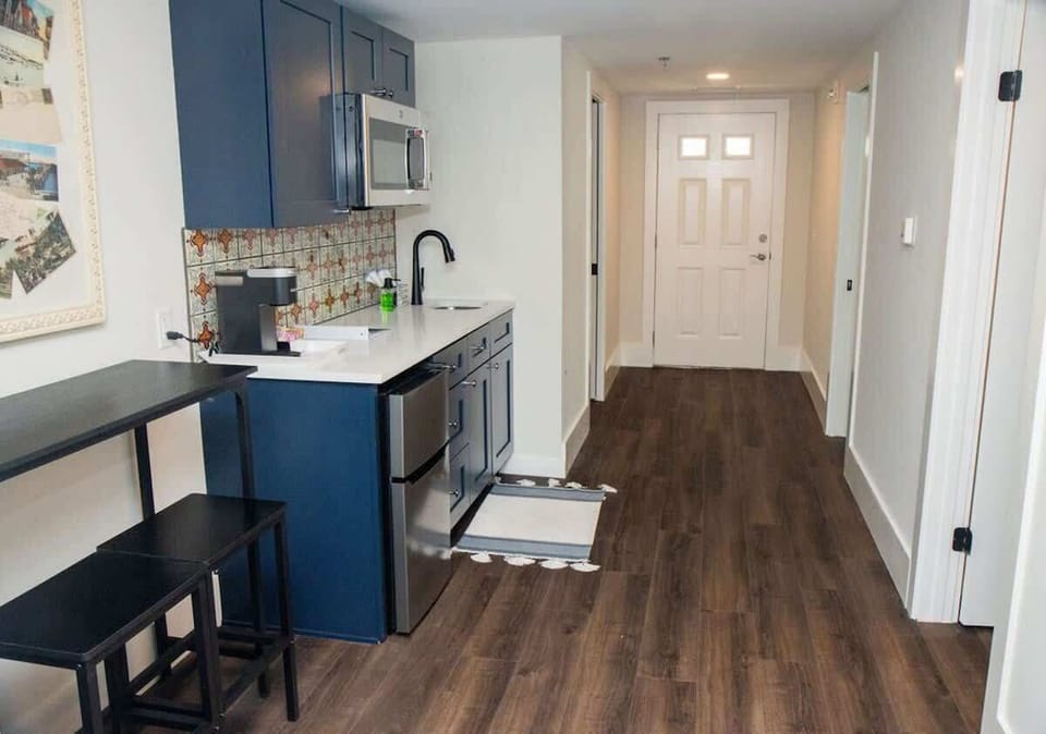 Kitchen and sitting area