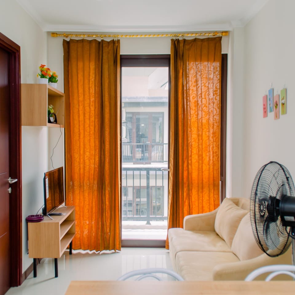 Apartment, 2 Bedrooms | Living area | TV