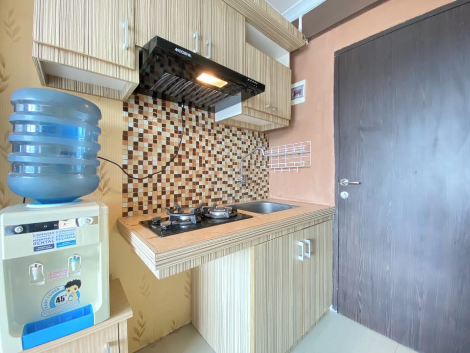 Studio | Private kitchen | Fridge, stovetop, cookware/dishes/utensils