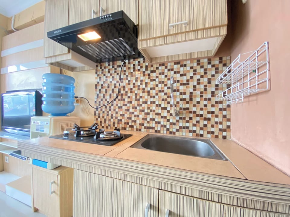 Studio | Private kitchen | Fridge, stovetop, cookware/dishes/utensils
