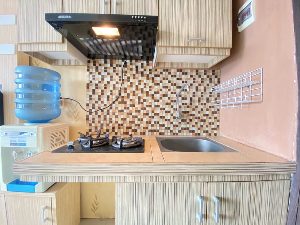 Studio | Private kitchen | Fridge, stovetop, cookware/dishes/utensils