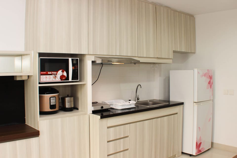 Apartment | Private kitchen | Fridge, cookware/dishes/utensils