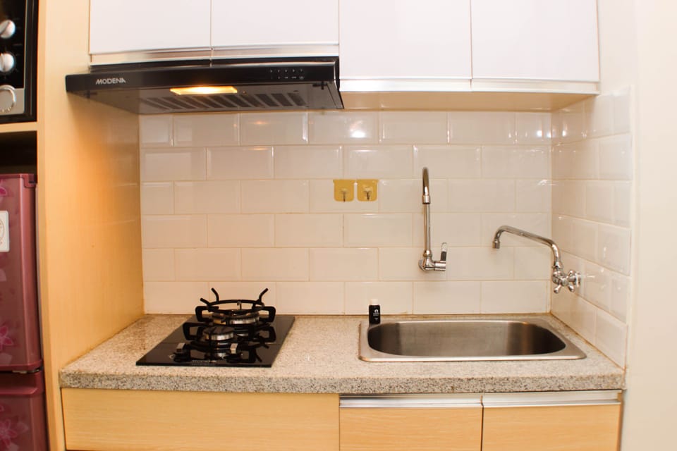 Apartment | Private kitchen | Fridge, microwave, stovetop, cookware/dishes/utensils