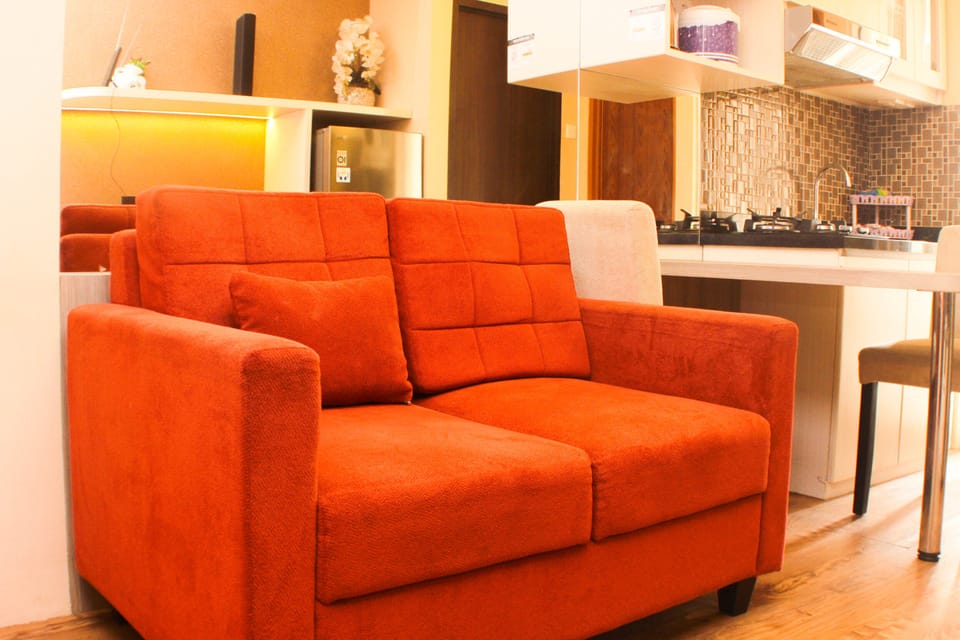 Apartment, 2 Bedrooms | Living area | TV