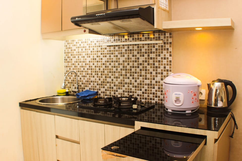 Apartment | Private kitchen | Fridge, cookware/dishes/utensils