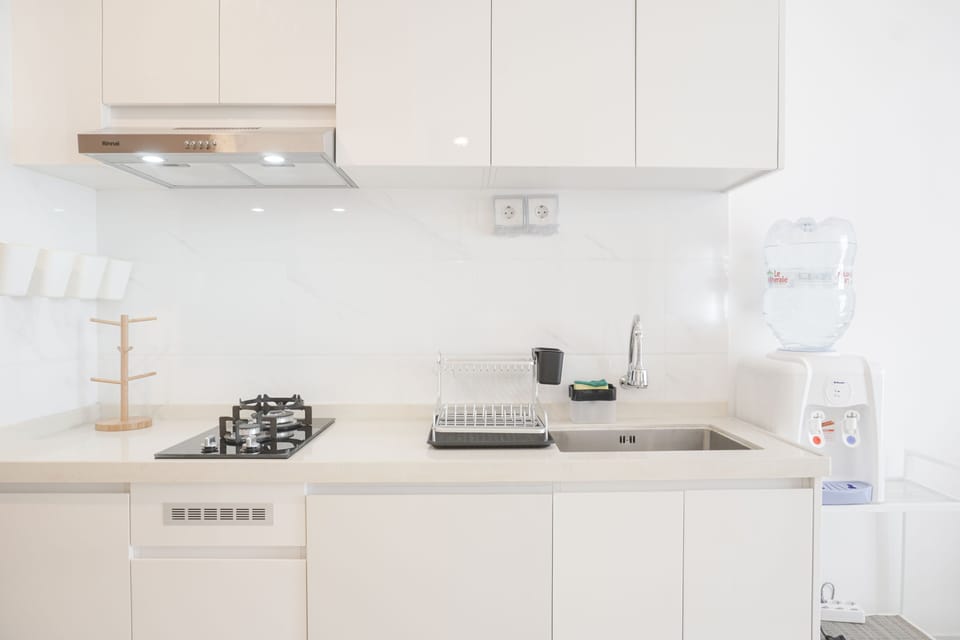 Apartment, 2 Bedrooms | Private kitchen | Fridge, microwave, stovetop, cookware/dishes/utensils