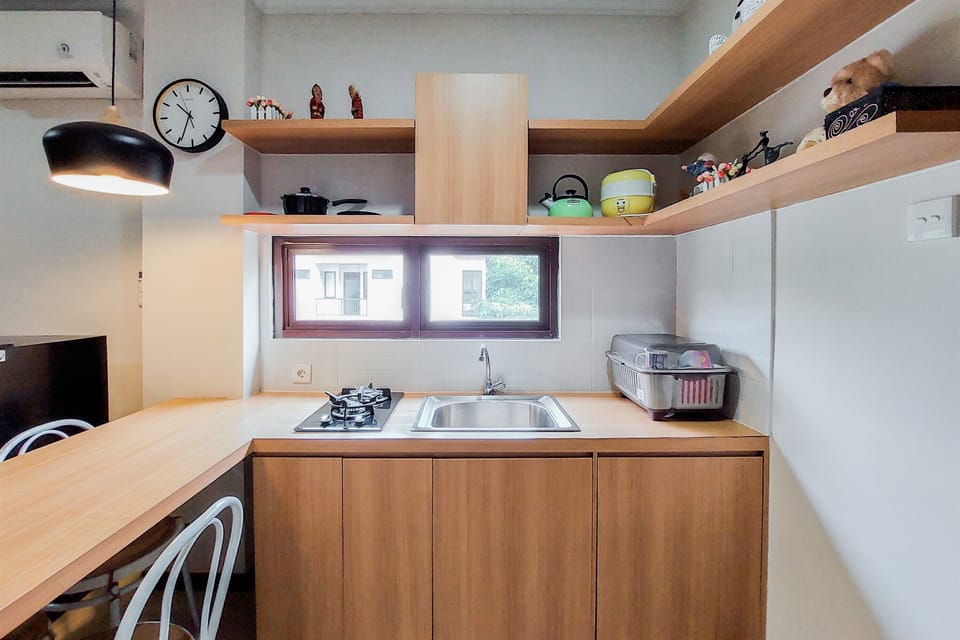 Apartment, 2 Bedrooms | Private kitchen | Fridge, stovetop, cookware/dishes/utensils, dining tables