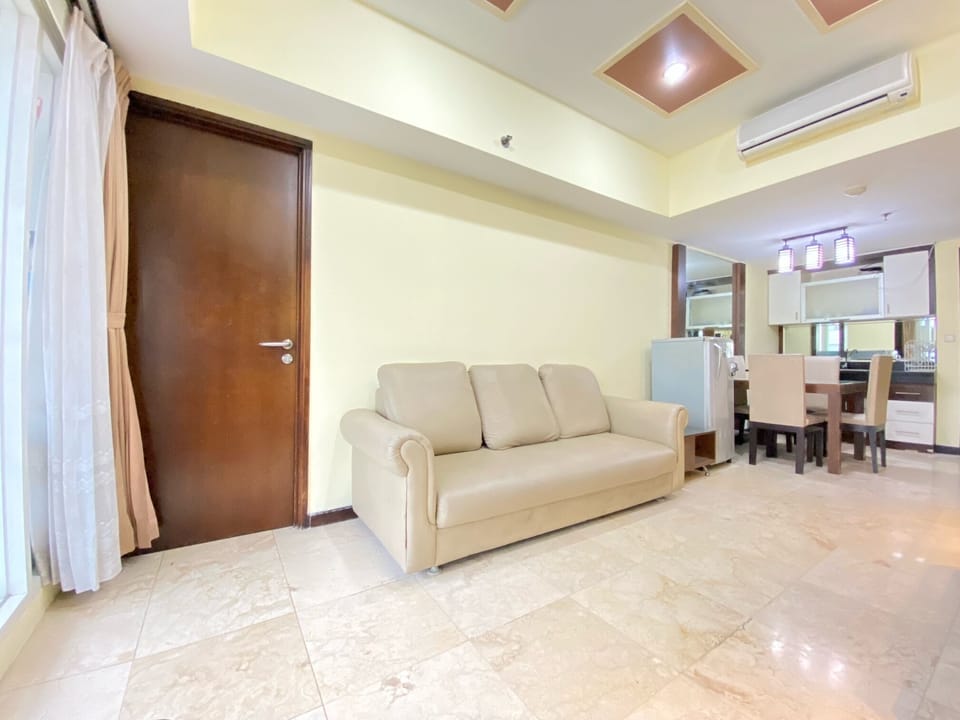 Apartment, 2 Bedrooms | Living area | TV