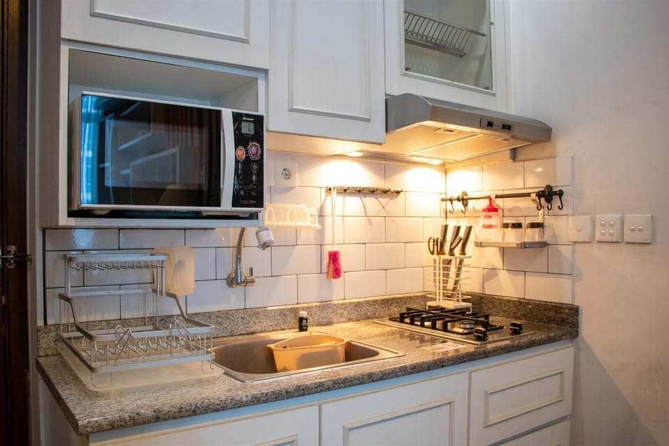 Apartment, 1 Bedroom | Private kitchen | Fridge, cookware/dishes/utensils