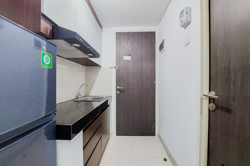 Apartment, 2 Bedrooms | Private kitchen | Fridge, stovetop, electric kettle, cookware/dishes/utensils