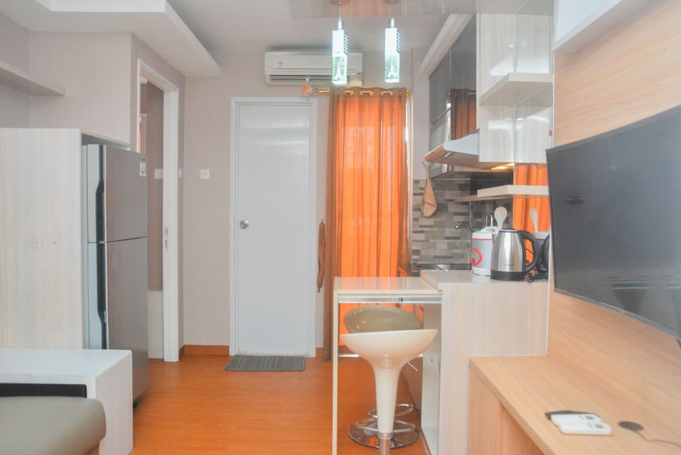 Apartment, 2 Bedrooms | Living area | TV