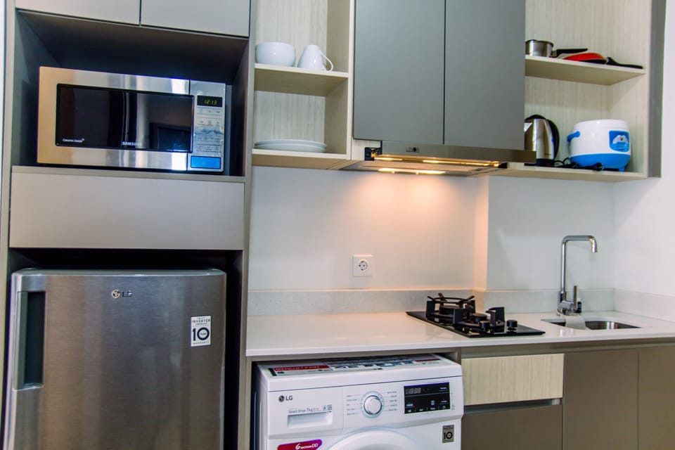 Apartment, 3 Bedrooms | Private kitchen | Fridge, cookware/dishes/utensils