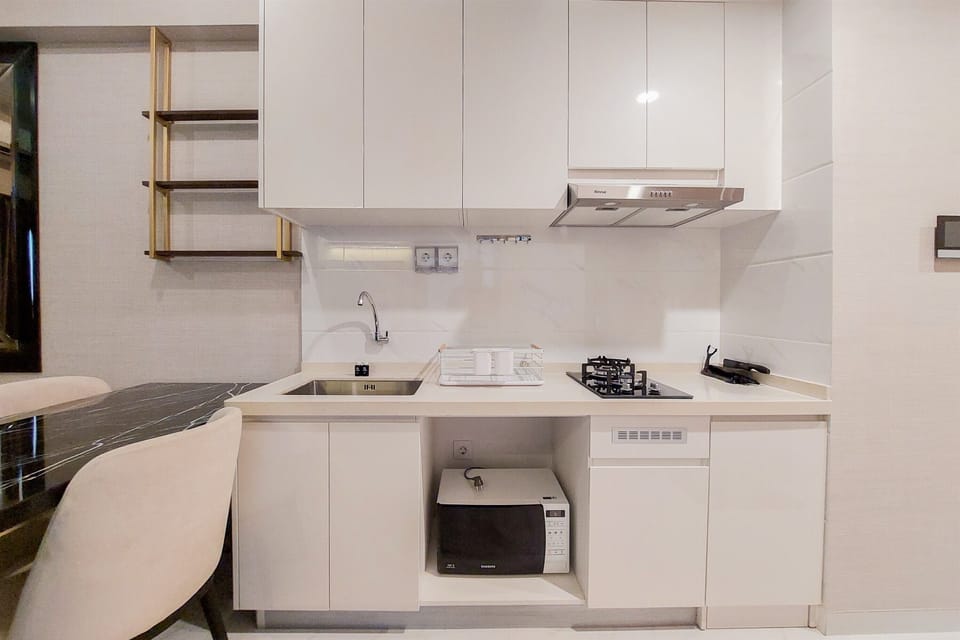 Apartment, 2 Bedrooms | Private kitchen | Fridge, microwave, stovetop, electric kettle