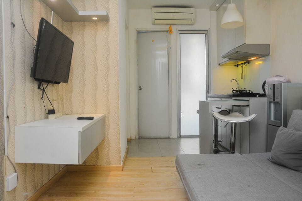 Apartment, 2 Bedrooms | Living area | TV