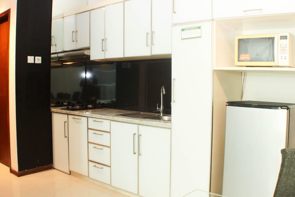 Apartment | Private kitchen | Fridge, cookware/dishes/utensils