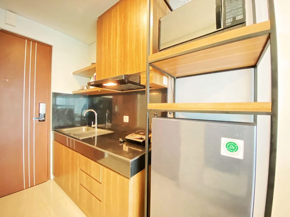 Apartment | Private kitchen | Fridge, microwave, stovetop, electric kettle
