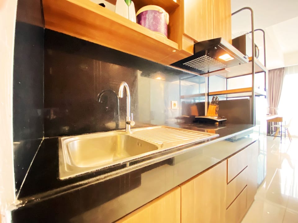 Apartment | Private kitchen | Fridge, microwave, stovetop, electric kettle