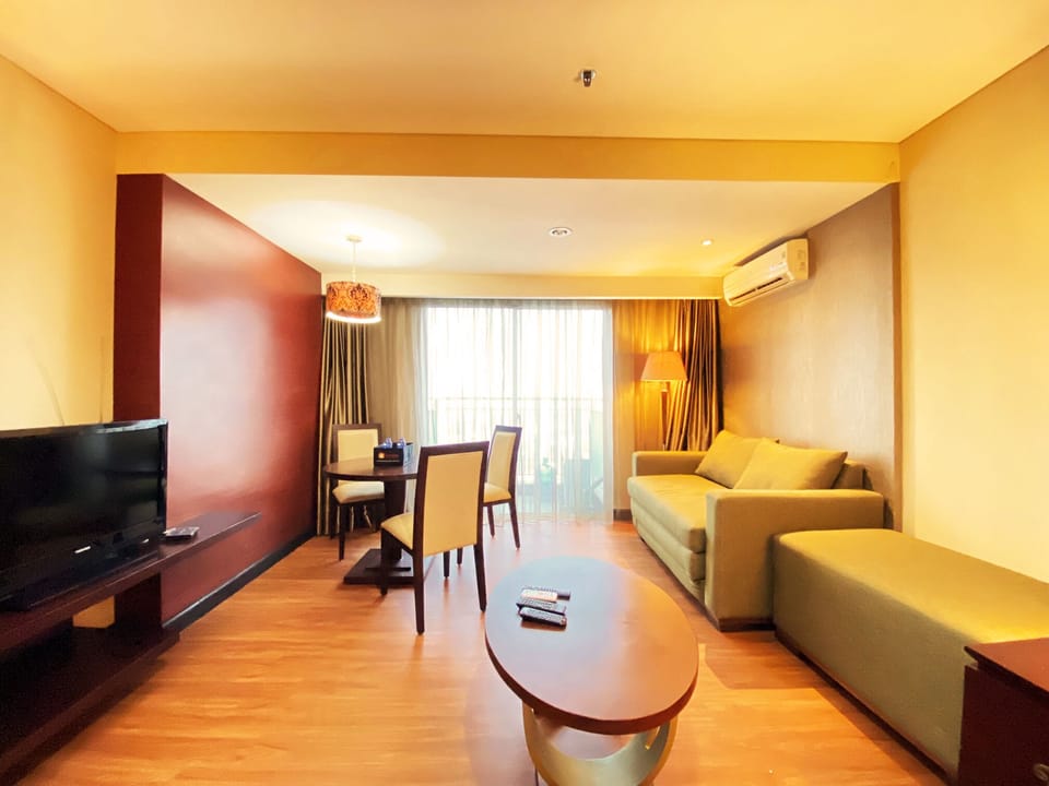 Apartment | Living area | TV