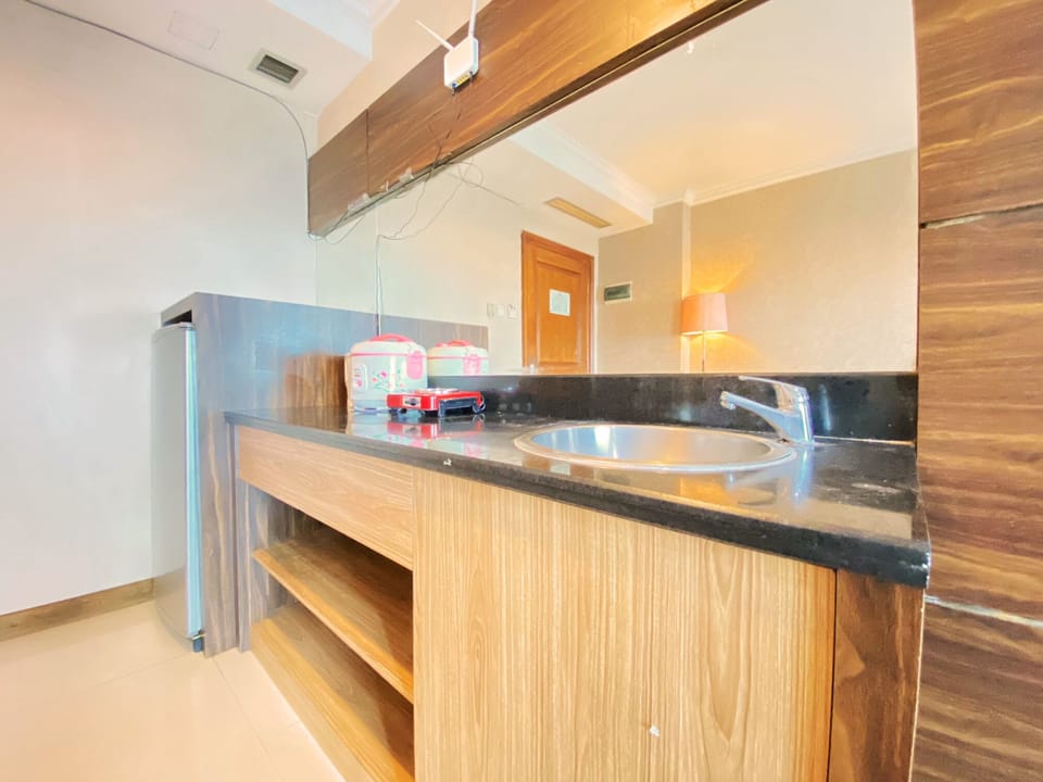 Apartment, 1 Bedroom | Private kitchen | Fridge, cookware/dishes/utensils