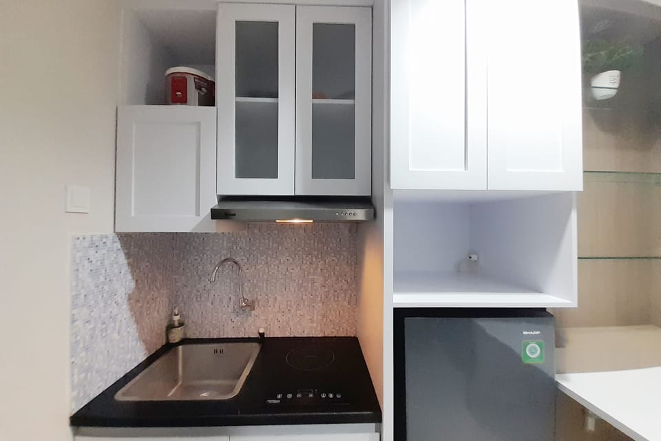 Apartment, 1 Bedroom | Private kitchen | Fridge, stovetop, cookware/dishes/utensils, dining table
