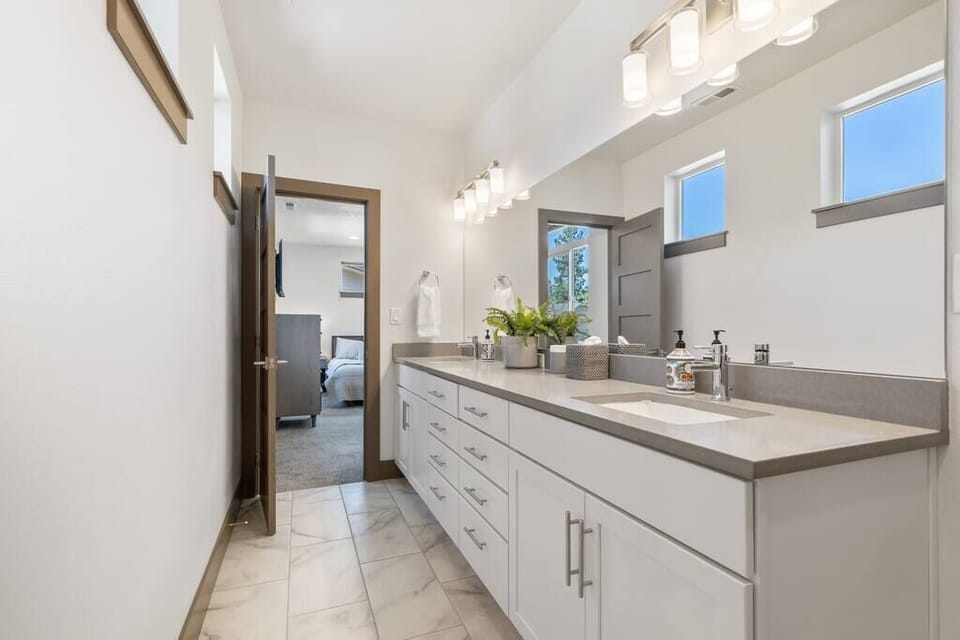 Double vanity