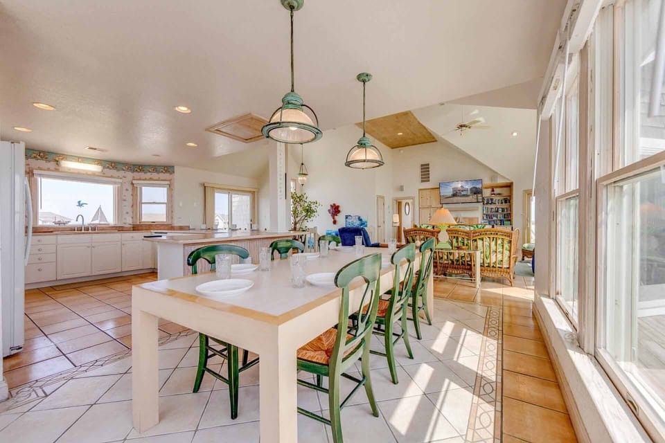 Surf-or-Sound-Realty-07-The Mothership - Dining Room 1