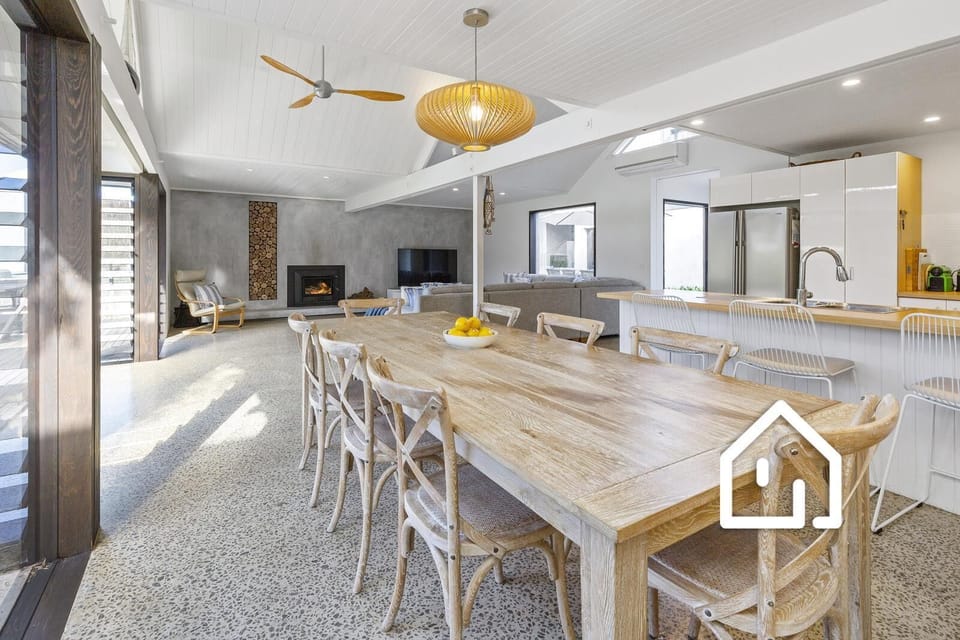 Internal dining for 8