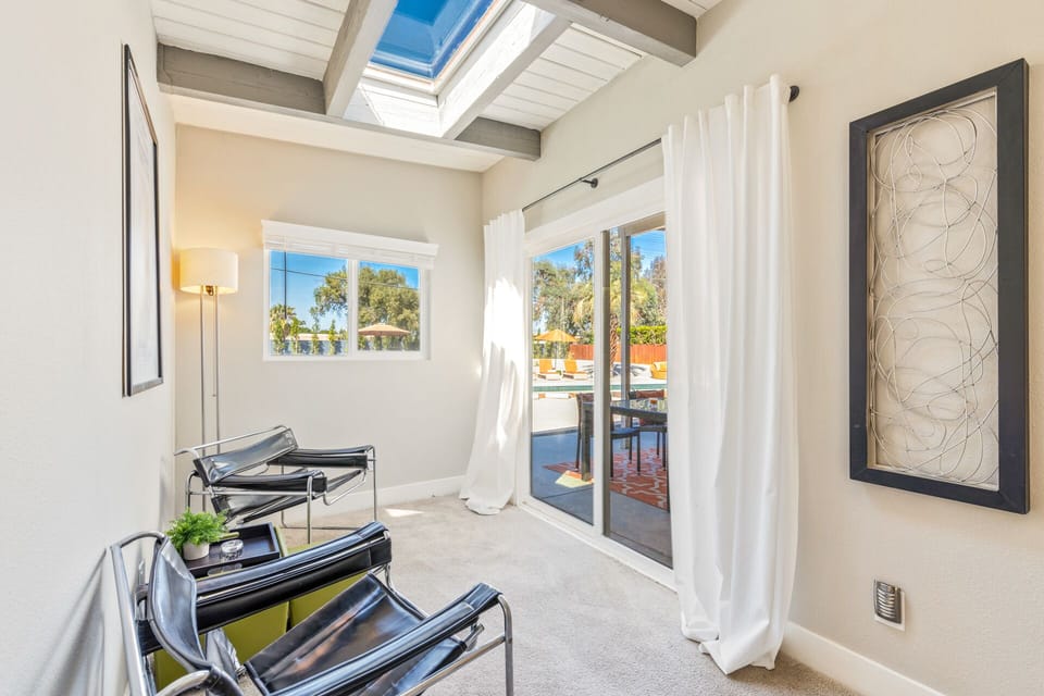 Primary Bedroom - outdoor dining access