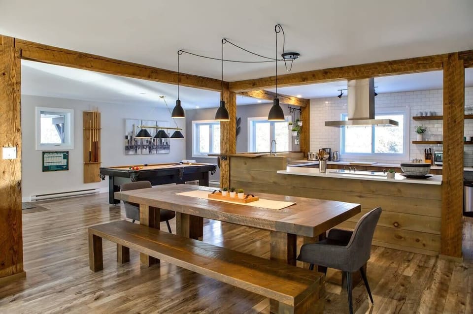 Dining table that can accomodate 12 people