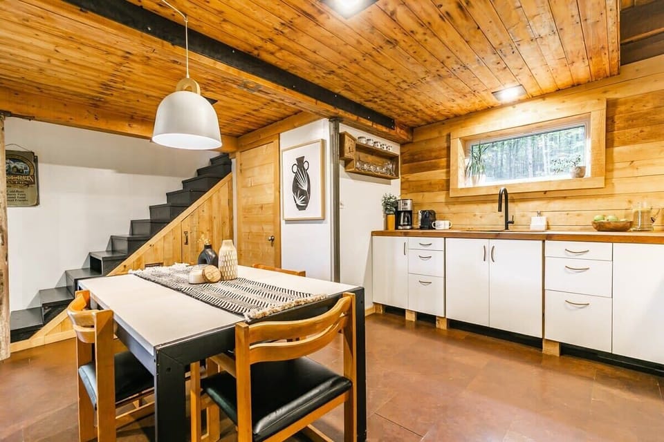 Dining area that can accommodate your family.