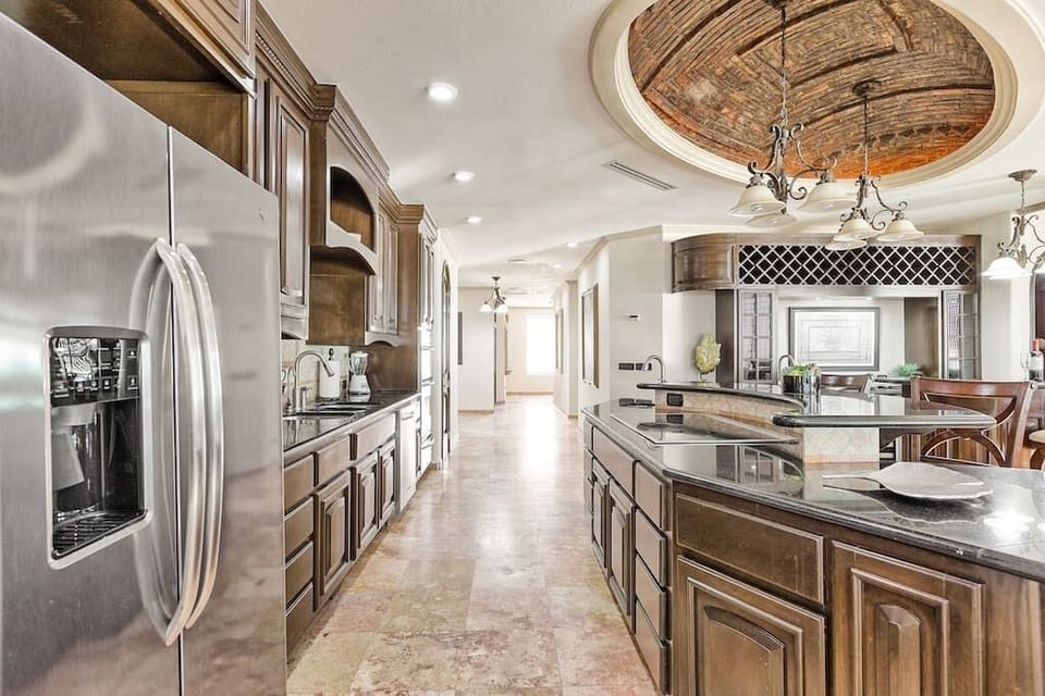 Large Kitchen