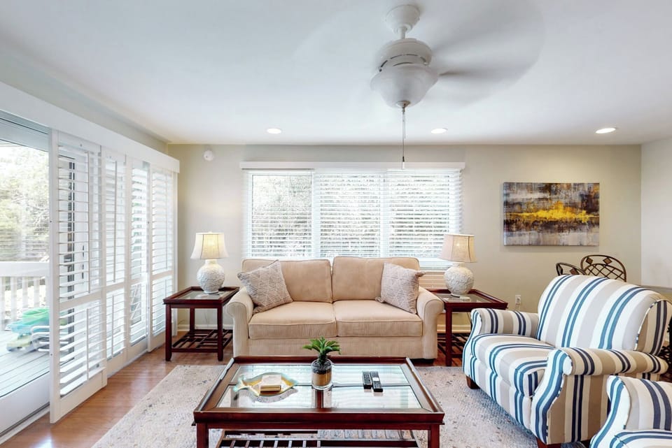 13107-Pelican-Watch-08162023_122636