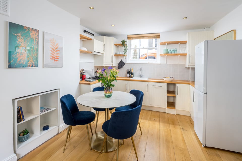 Apartment, 2 Bedrooms, Patio | Private kitchen | Full-size fridge, microwave, oven, stovetop