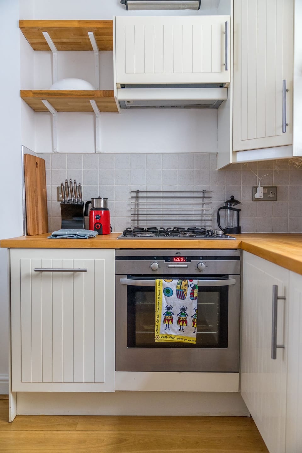 Apartment, 2 Bedrooms, Patio | Private kitchen | Full-size fridge, microwave, oven, stovetop