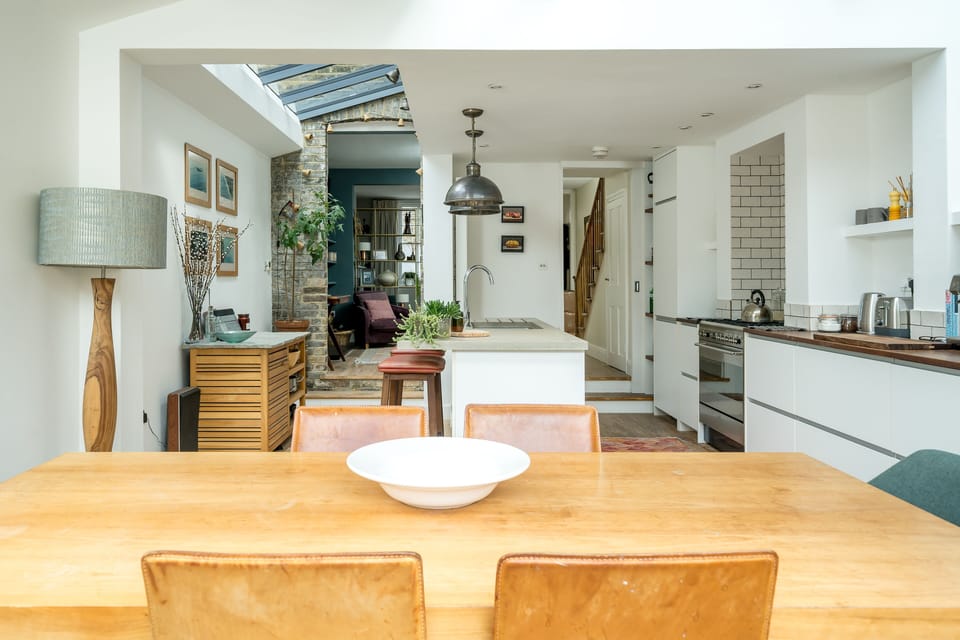 House, 2 Bedrooms | Private kitchen | Fridge, microwave, oven, stovetop