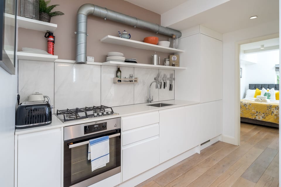 Apartment, 2 Bedrooms | Private kitchen | Fridge, oven, stovetop, dishwasher