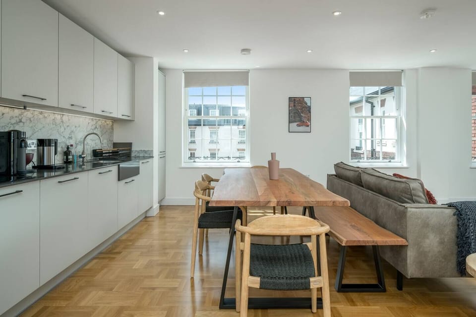 Apartment, 3 Bedrooms | Private kitchen | Fridge, microwave, oven, stovetop