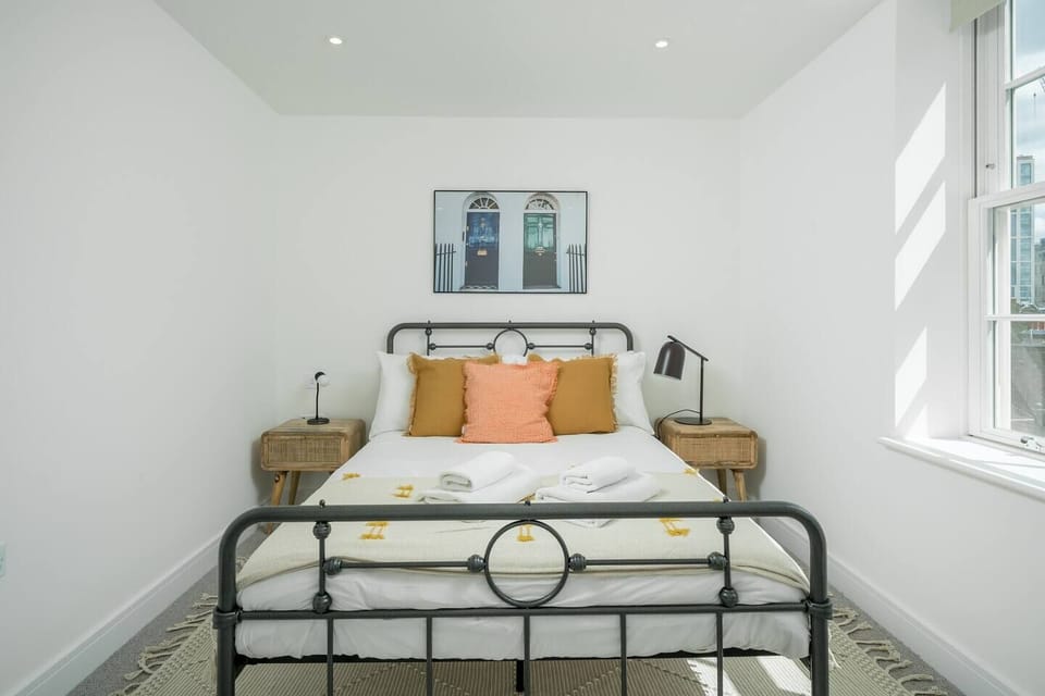 Apartment, 3 Bedrooms | 3 bedrooms, iron/ironing board, WiFi (free), bed sheets
