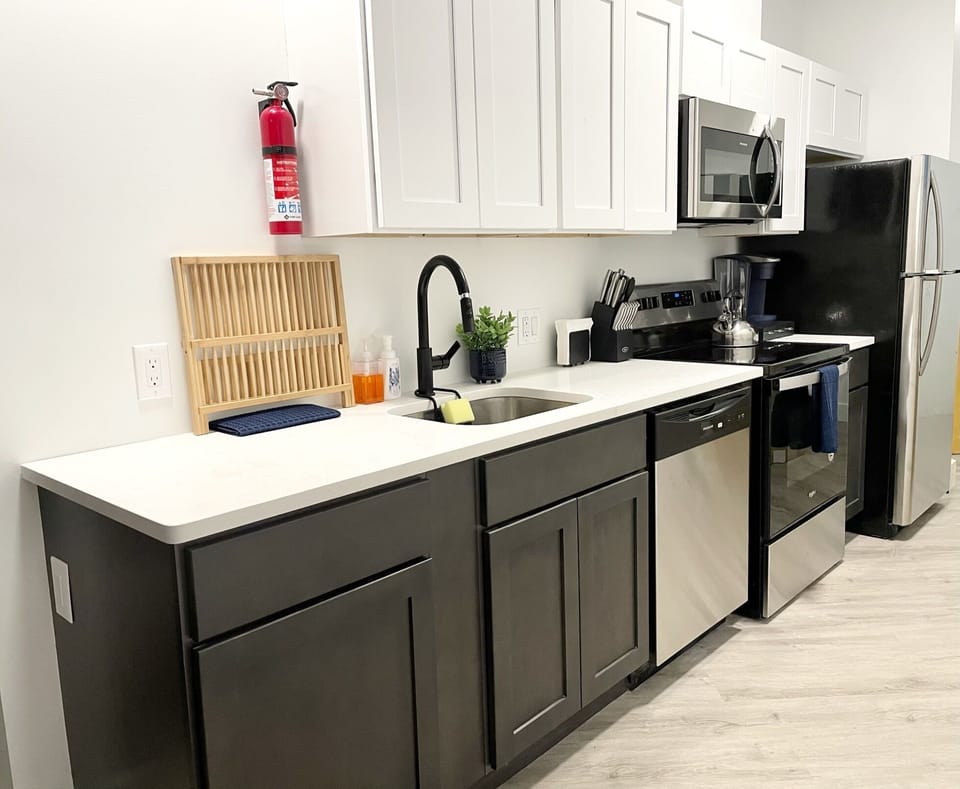Fully-stocked kitchen with all your necessary kitchen essentials