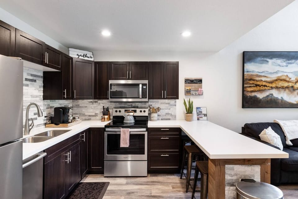 Coffee, cocoa, cocktails—this kitchen’s got you covered