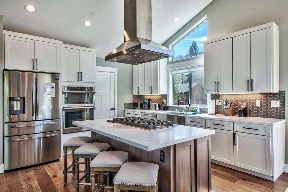 - newer higher-end mountain home
- hot tub
- fully fenced in back yard
- foosball
- 2 living rooms
- high speed internet
- YouTube TV subscription
- spa inspired master bath
- equipped kitchen
- 8 beds
- two sets of bunk beds in bunk room 