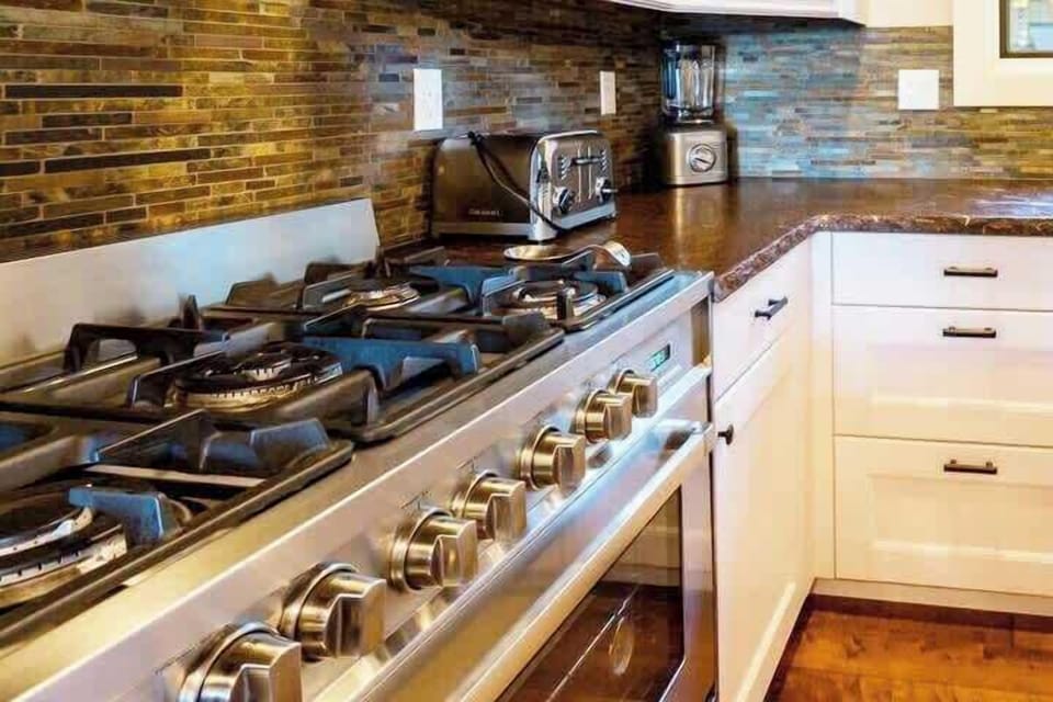 Higher end gas stove and oven