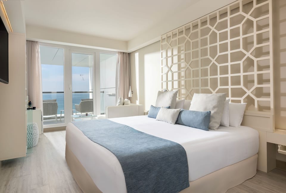 Double Room, Balcony, Partial Sea View (Oh La La The One) | Premium bedding, minibar, in-room safe, desk