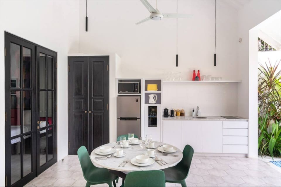 Full-size fridge, microwave, stovetop, electric kettle
