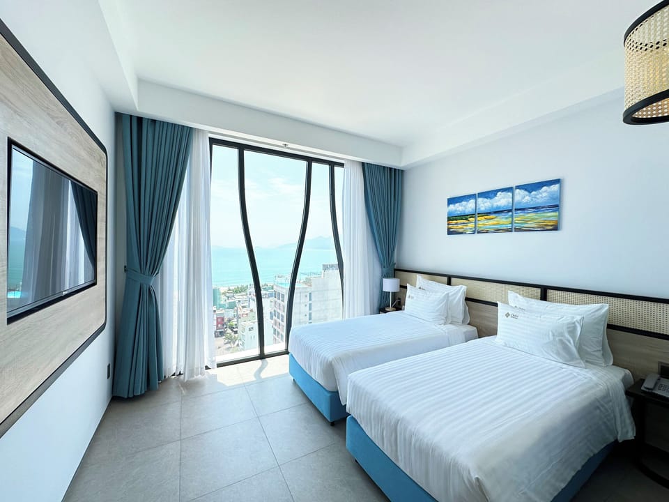 Premium Double or Twin Room, Ocean View | Premium bedding, minibar (some free items), in-room safe, desk