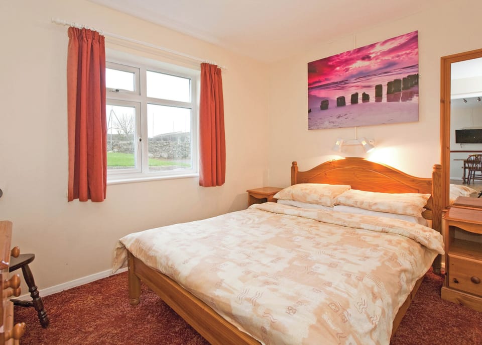 Bedroom, Bed
