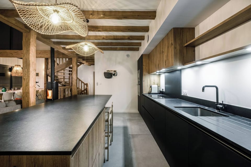 Chalet with fully equipped kitchen for rent with or without chef