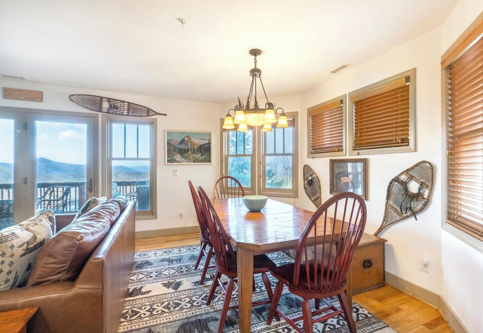 Dining Room Area