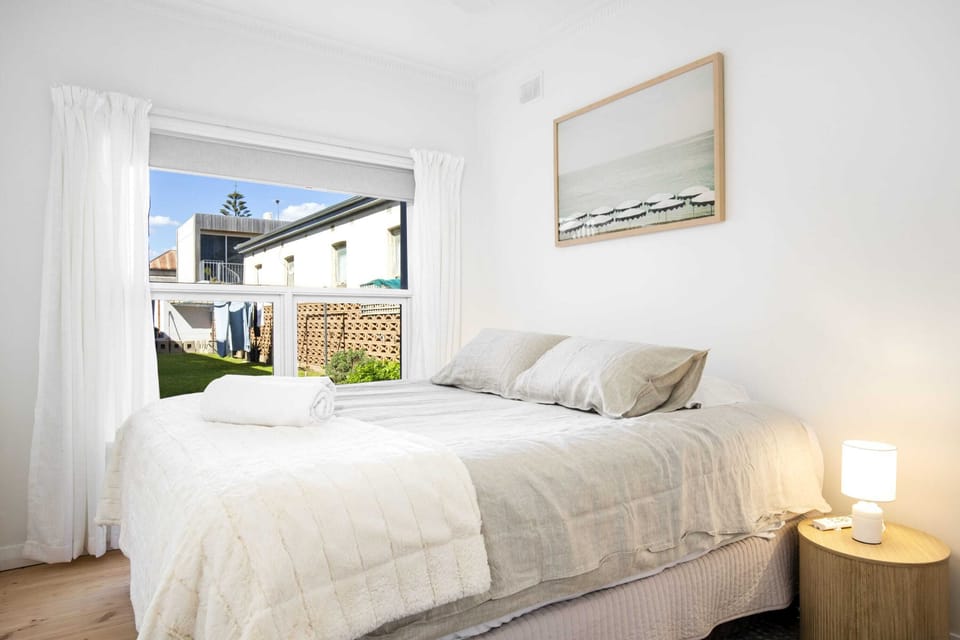 King Bed - bedroom 2